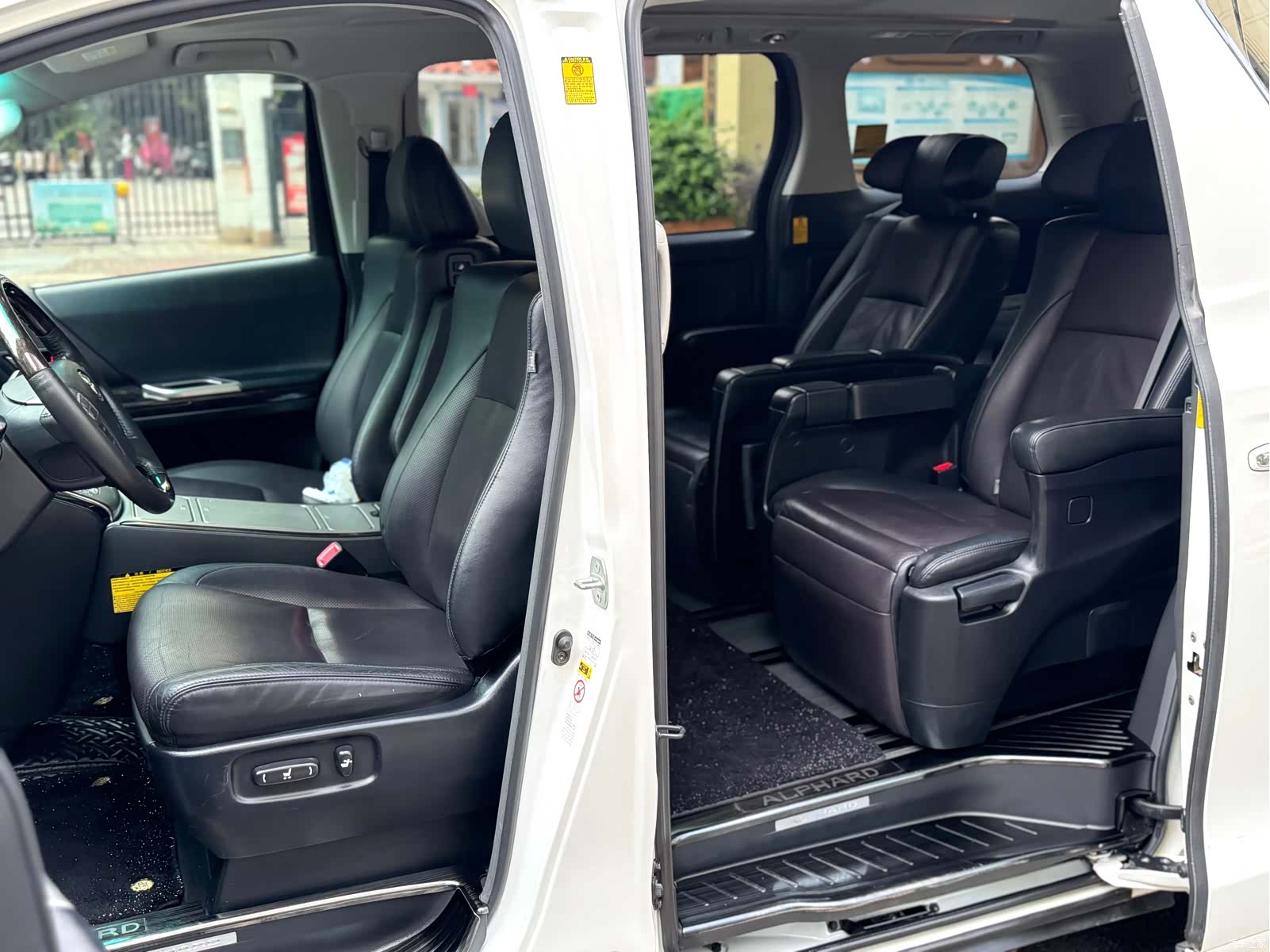 Toyota Alphard, 2014 13