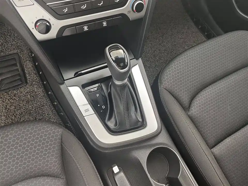 Hyundai Lead