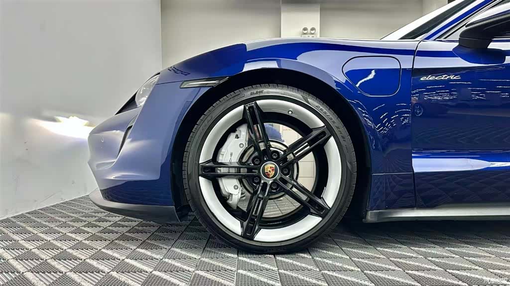 Porsche Taycan, 2021 8