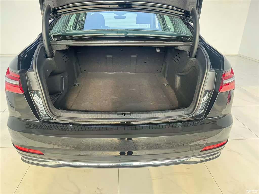 Audi A6L, 2023 все фото