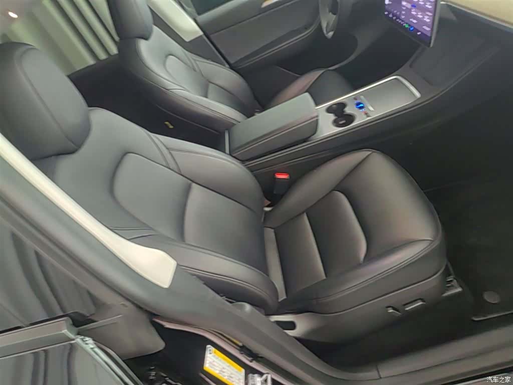 Tesla Model Y, 2023 25
