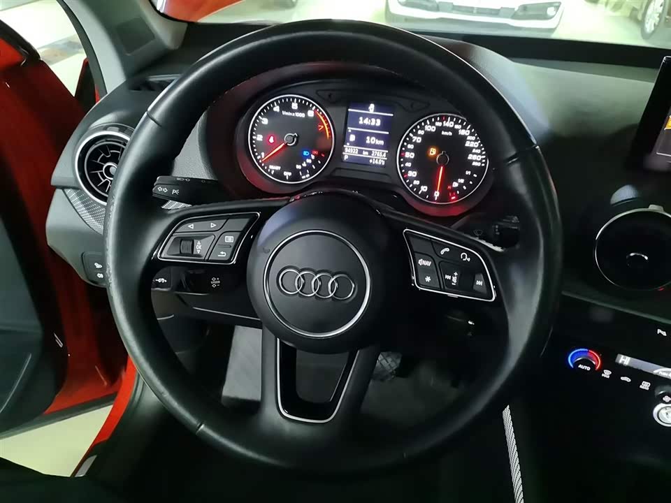 Audi Q2L