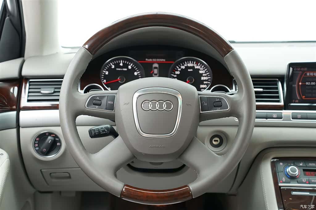 Audi A8L, 2010 15