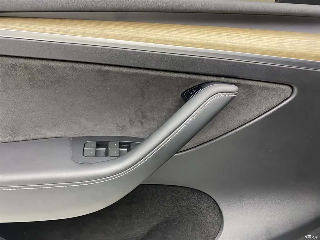Tesla Model Y, 2021 26