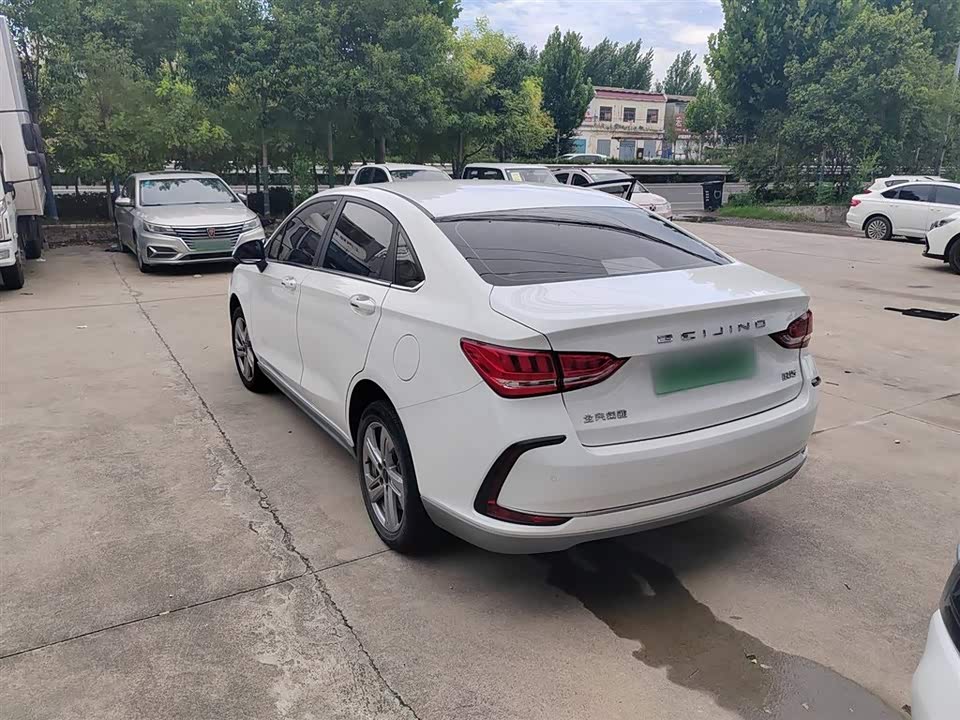 BAIC Beijing EU5