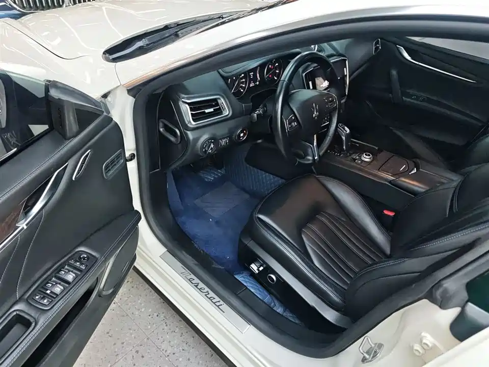 Maserati Ghibli Maserati Ghibli