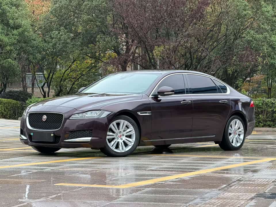 Jaguar XFL
