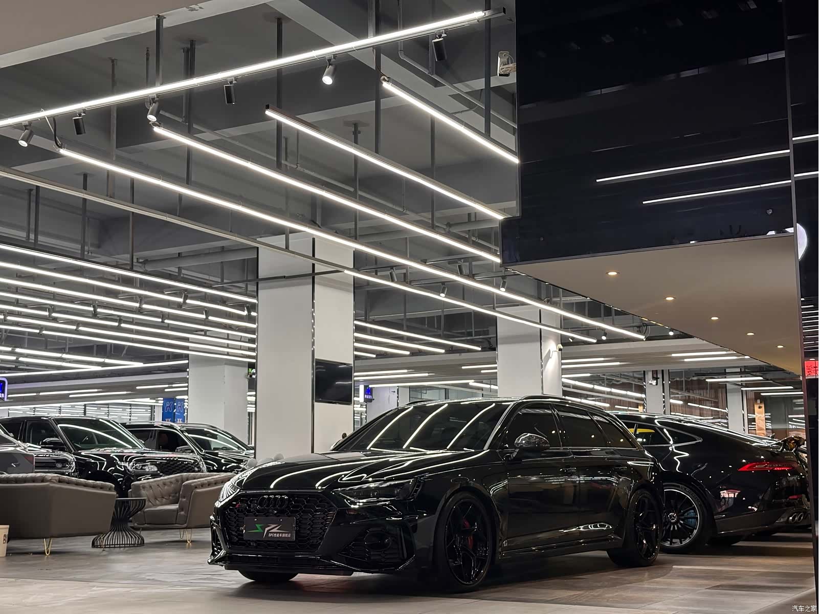 Audi RS4, 2024 3