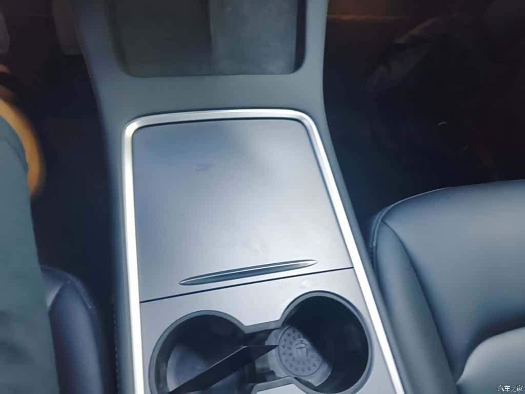 Tesla Model Y, 2023 14