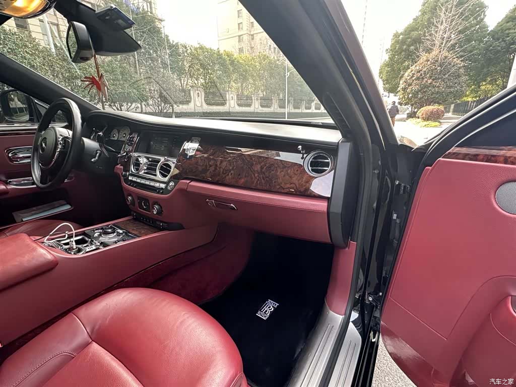 Rolls-Royce Ghost, 2011 11