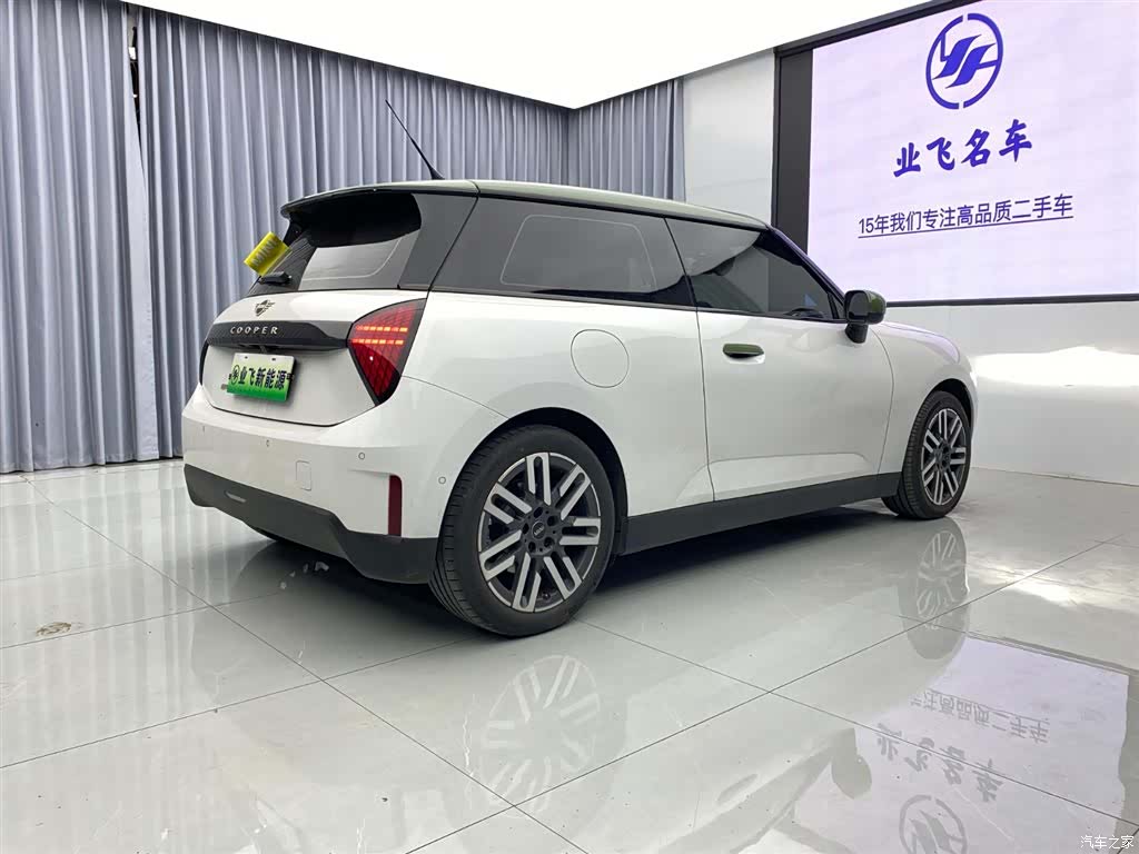 Mini Cooper, 2025 4