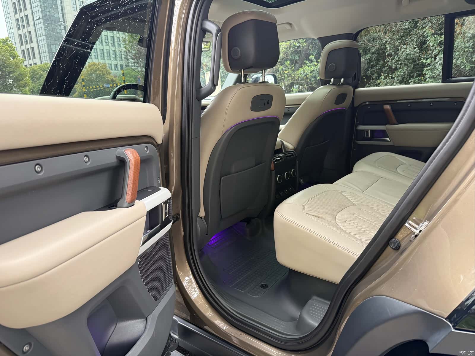 Land Rover Defender, 2020 6