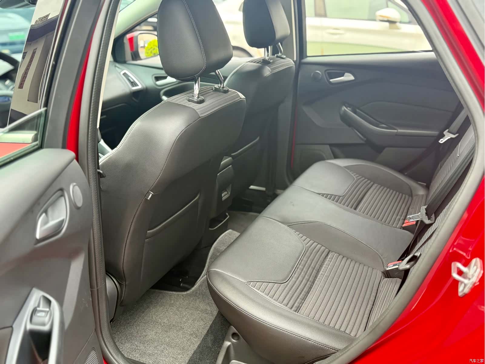 Ford Focus, 2016 11