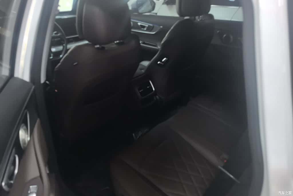 Chery Tiggo 8, 2025 11