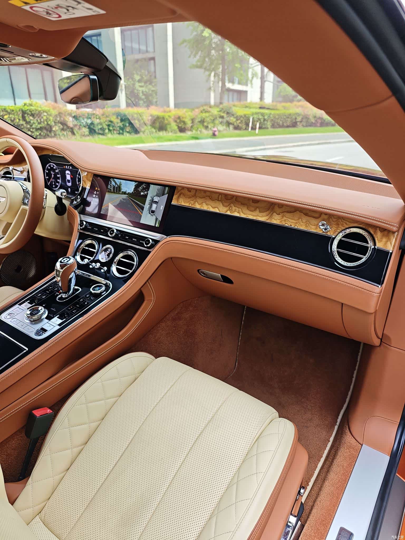 Bentley Continental GT, 2019 11