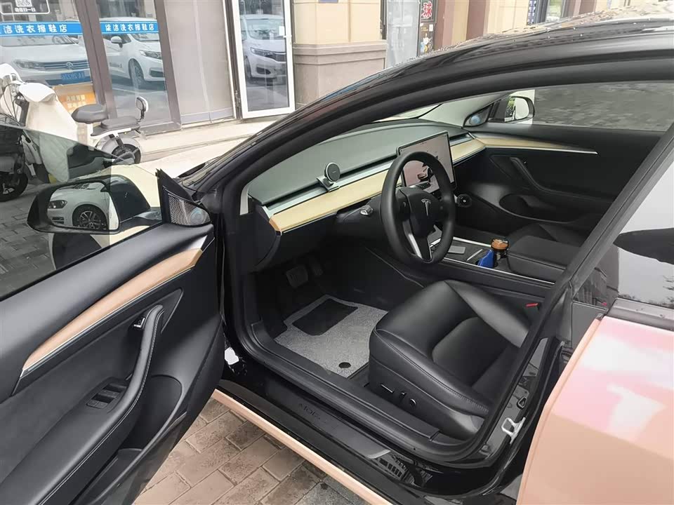 Tesla Model 3 Tesla Model 3