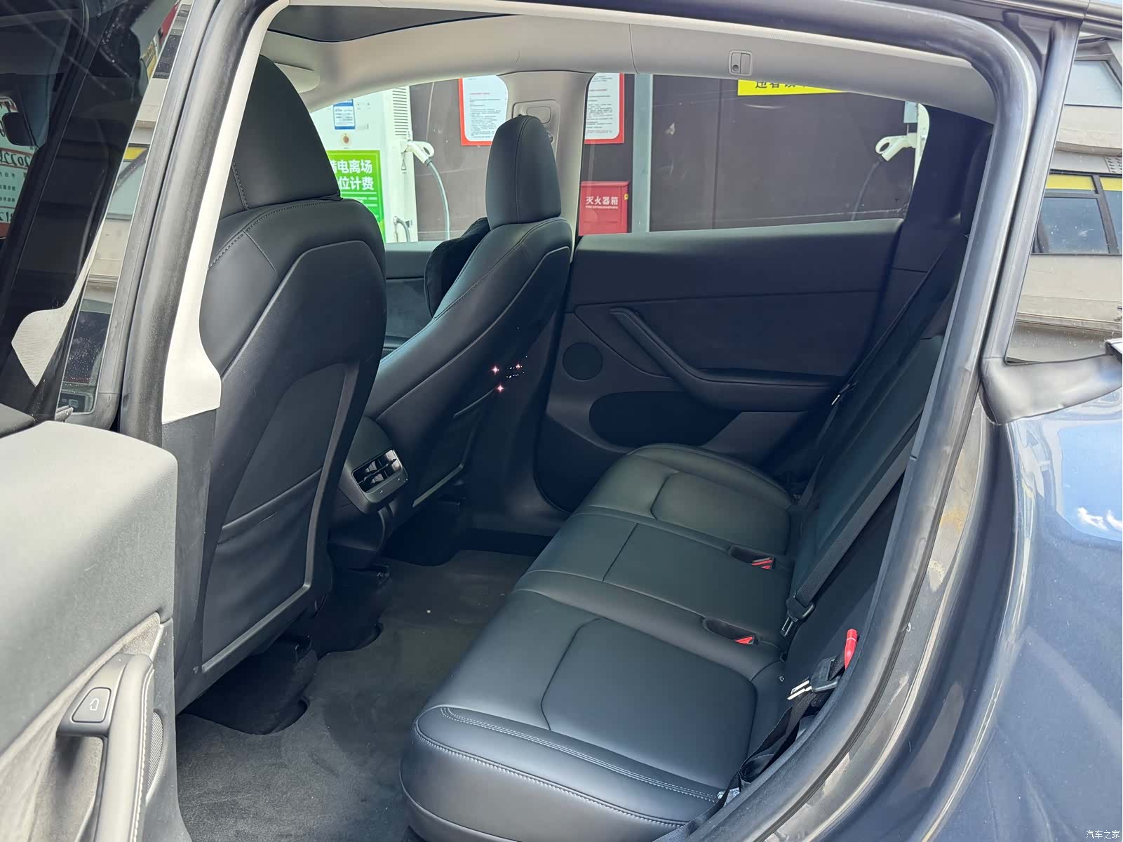 Tesla Model Y, 2022 7