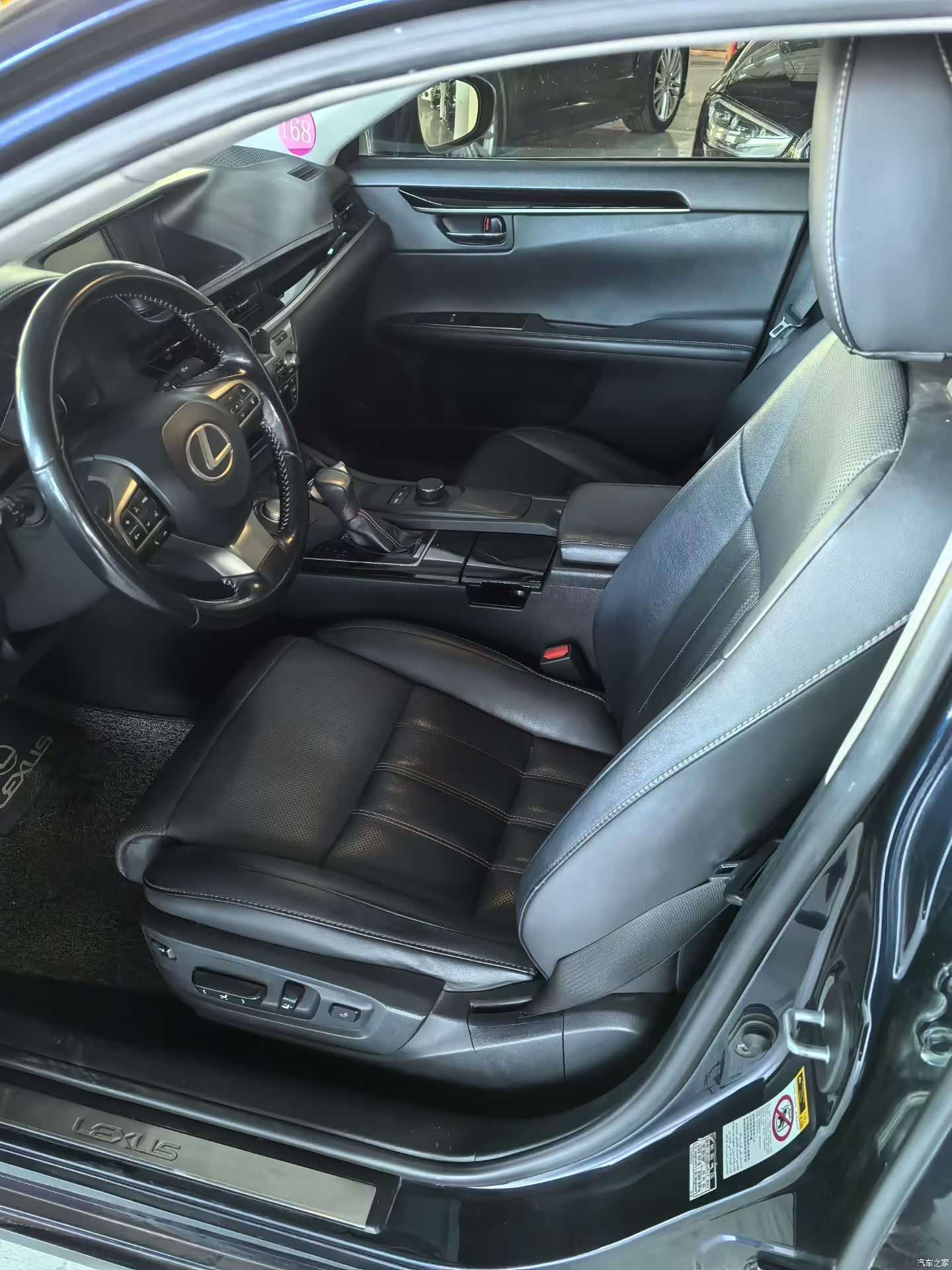 Lexus ES, 2018 9