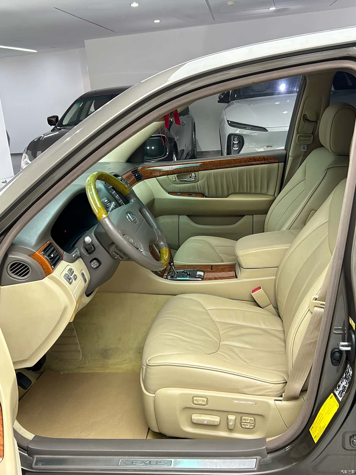 Lexus LS, 2006 8