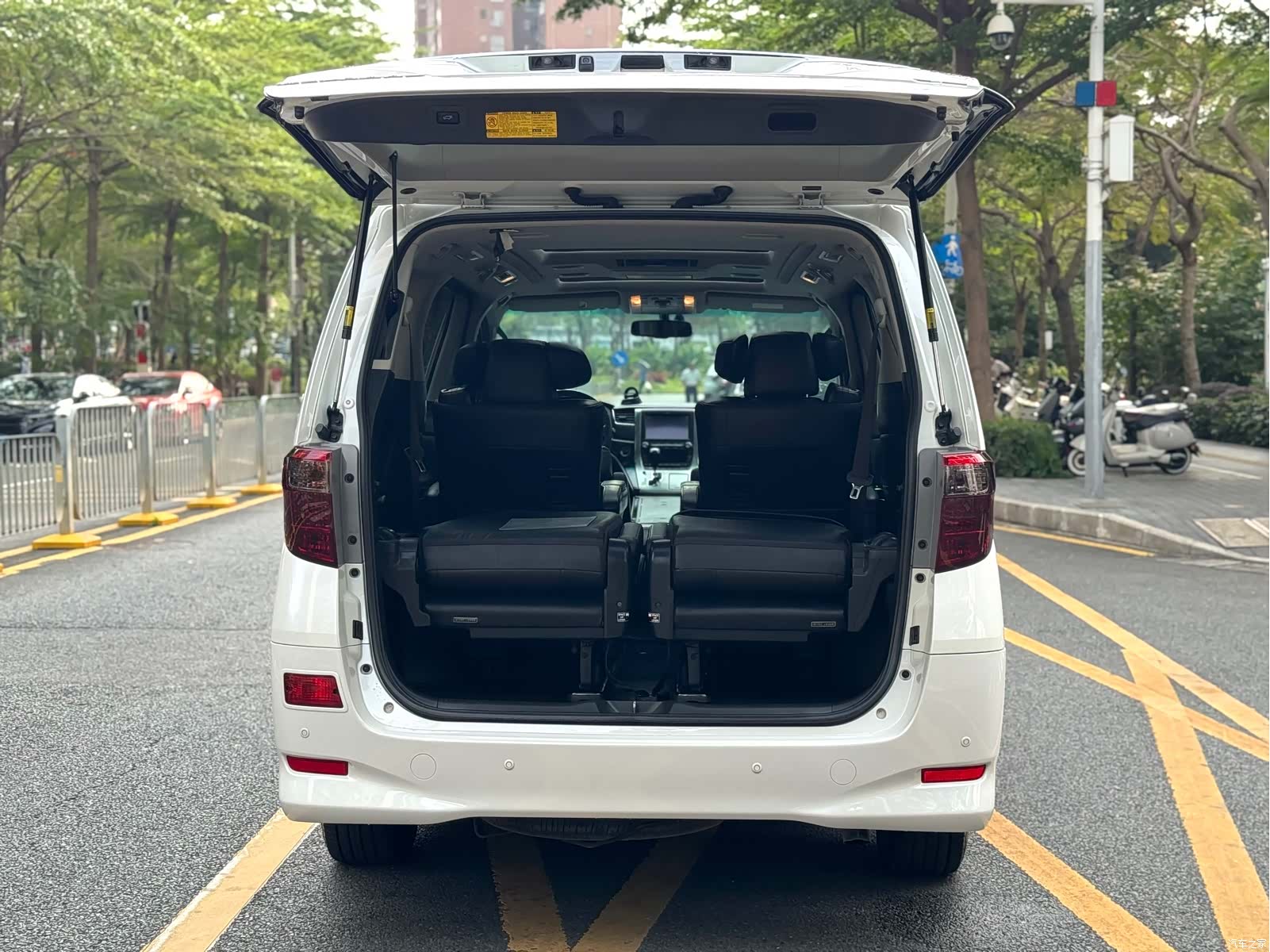 Toyota Alphard, 2014 17