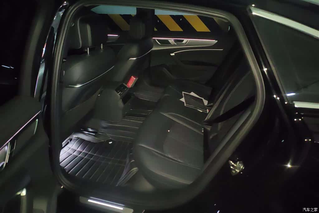 Audi A6L, 2025 11
