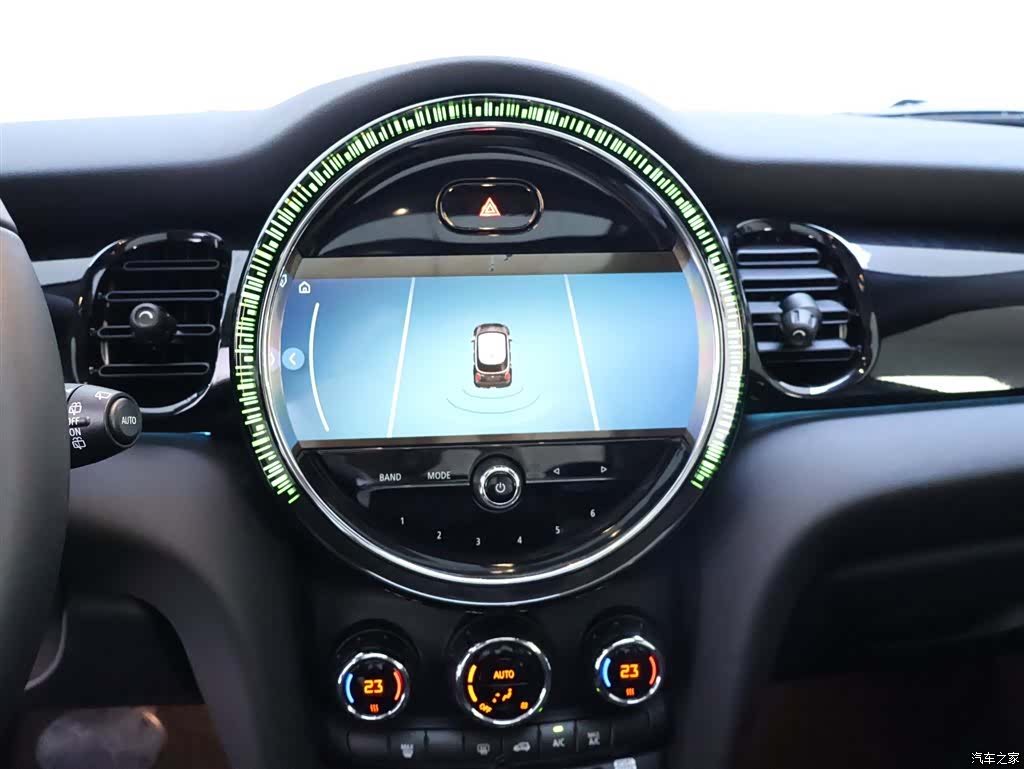 Mini Cooper, 2023 10