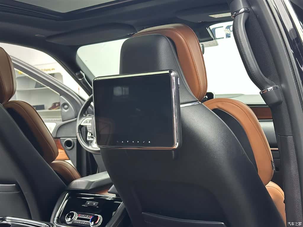 Lincoln Navigator, 2019 9