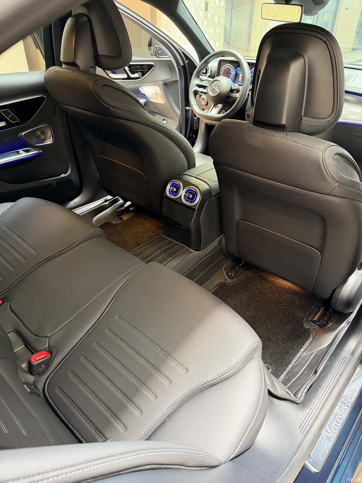 Mercedes-Benz C-Class, 2023 14