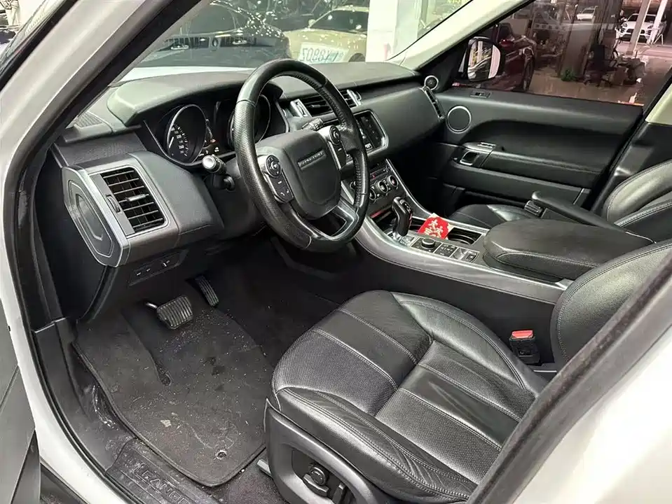 Land Rover Range Rover Sport Land Rover Range Rover Sport