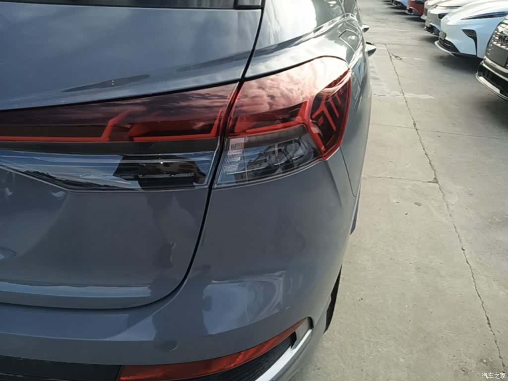 Audi Q4 e-tron, 2023 8