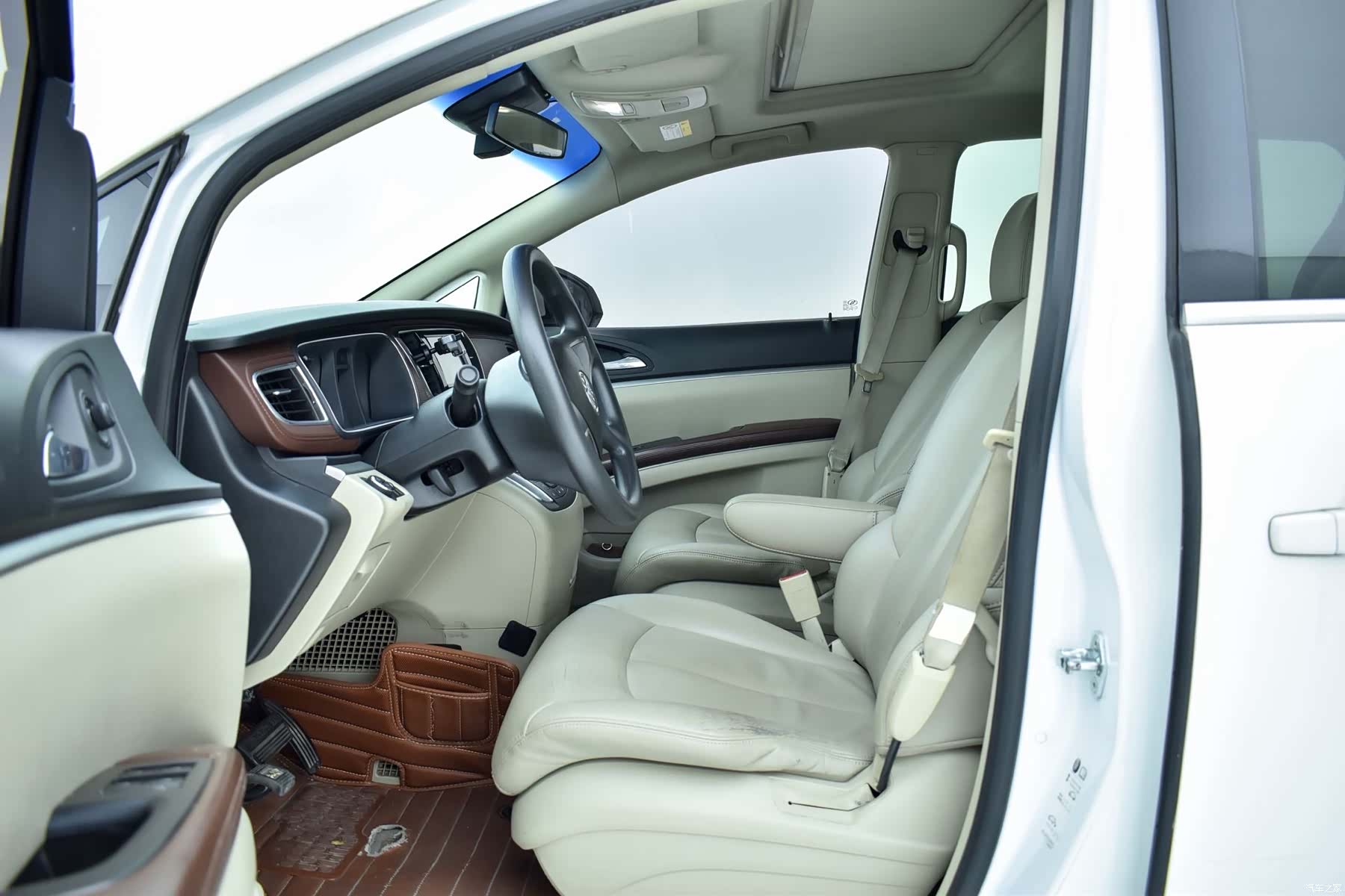 Buick GL8, 2016 8