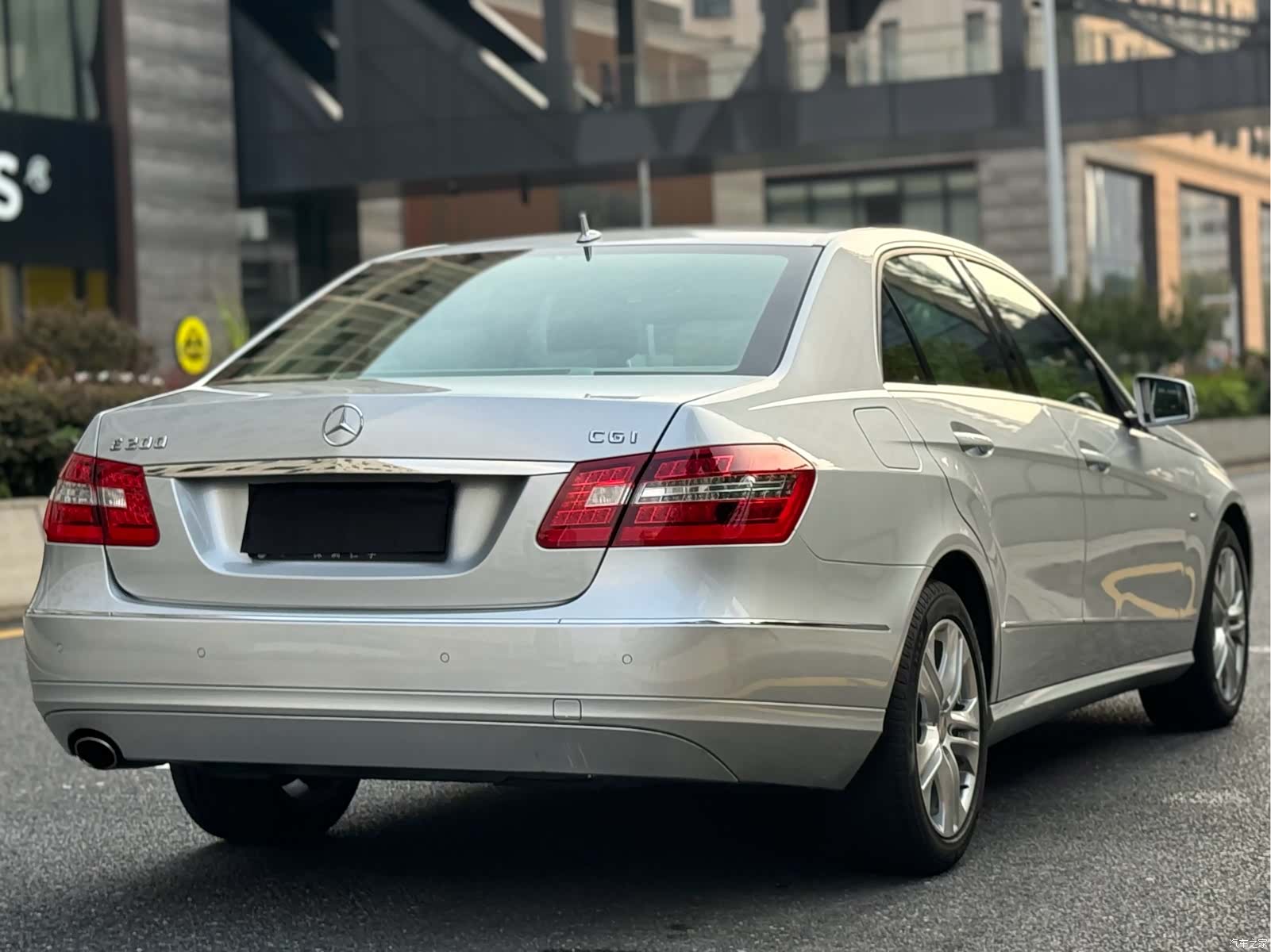 Mercedes-Benz E-Class, 2010 4