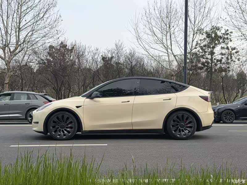 Tesla Model Y, 2022 9