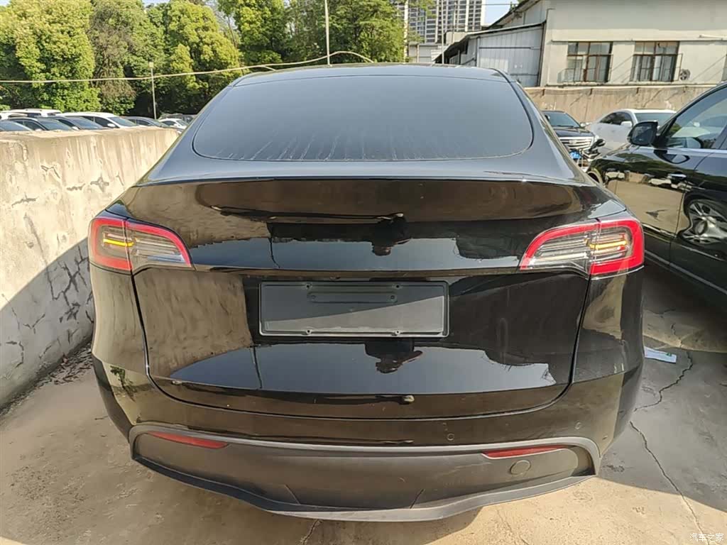 Tesla Model Y, 2023 6