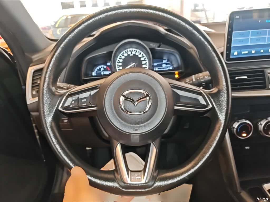 Mazda CX-4, 2018 11