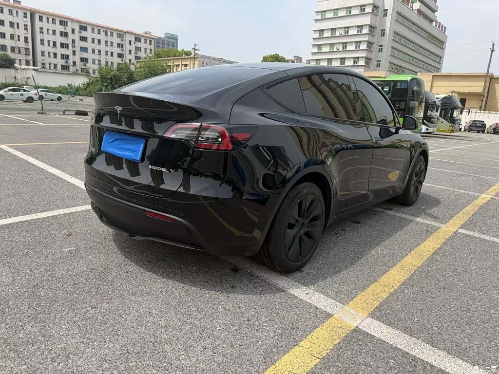 Tesla Model Y, 2024 3