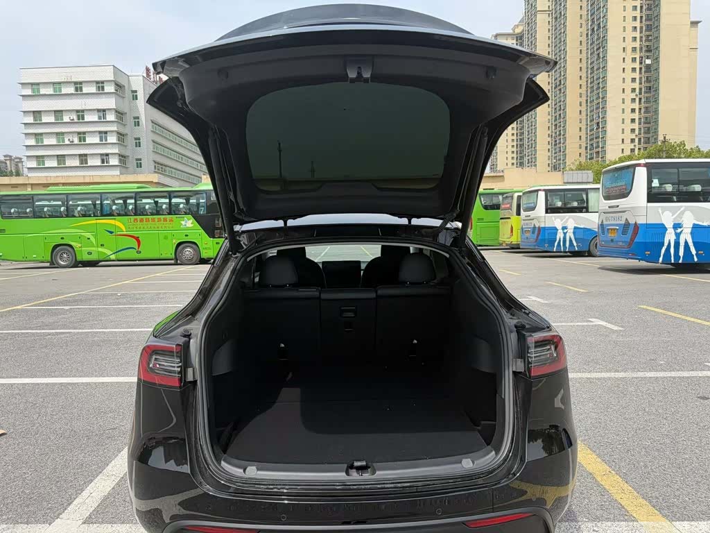 Tesla Model Y, 2024 8