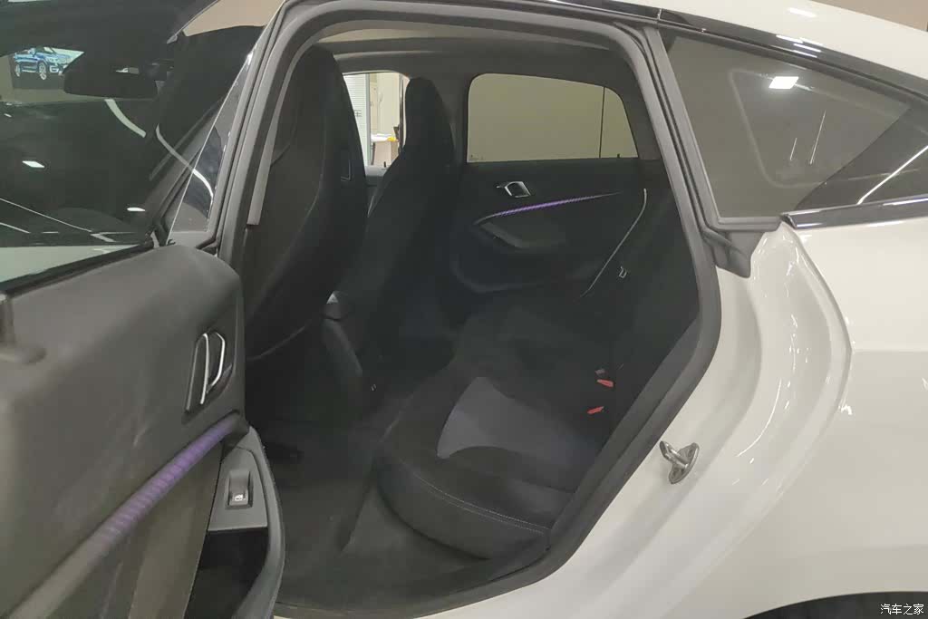 BMW 2 Series, 2023 11