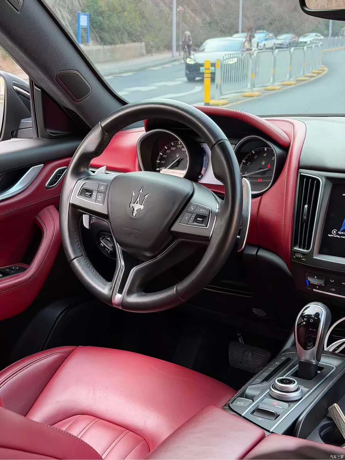 Maserati Levante, 2019 все фото
