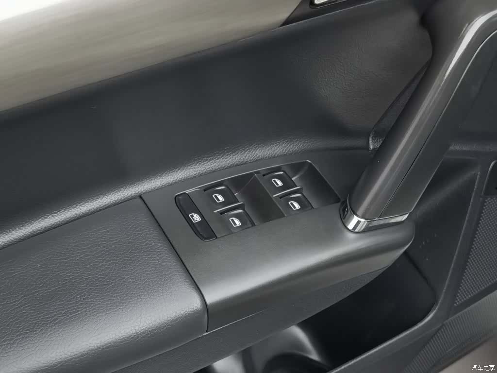 Volkswagen Lavida, 2015 9