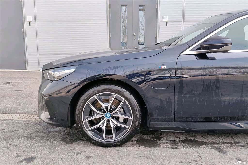 BMW i5, 2025 все фото