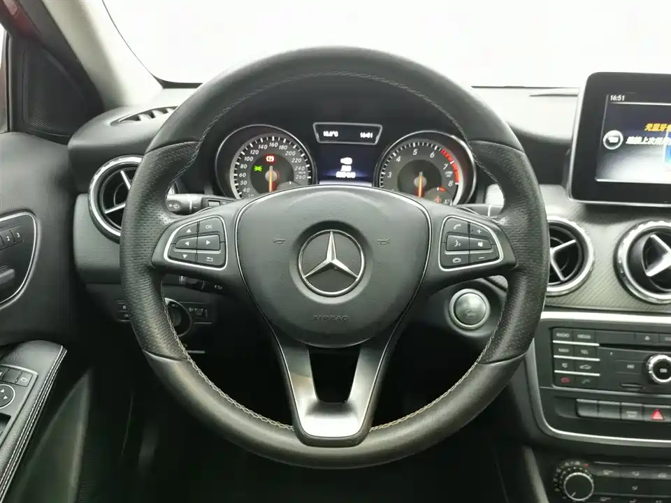 Mercedes-Benz GLA
