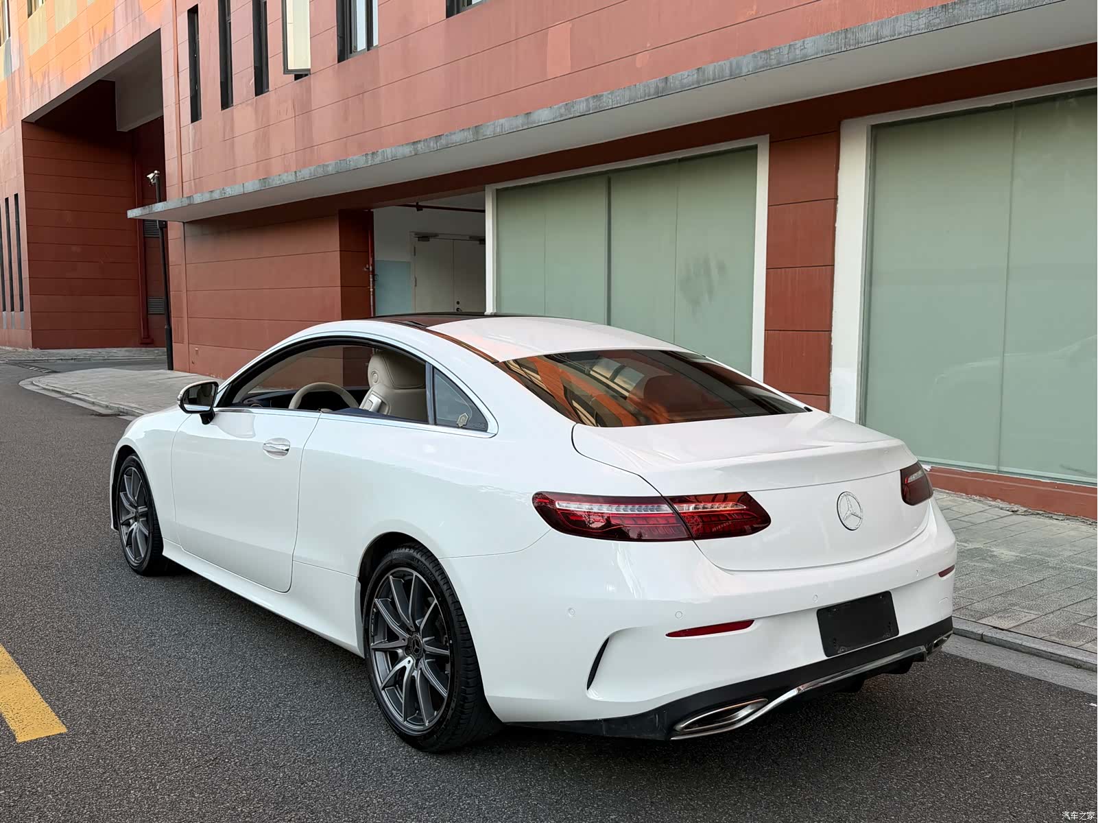 Mercedes-Benz E-Class, 2024 24
