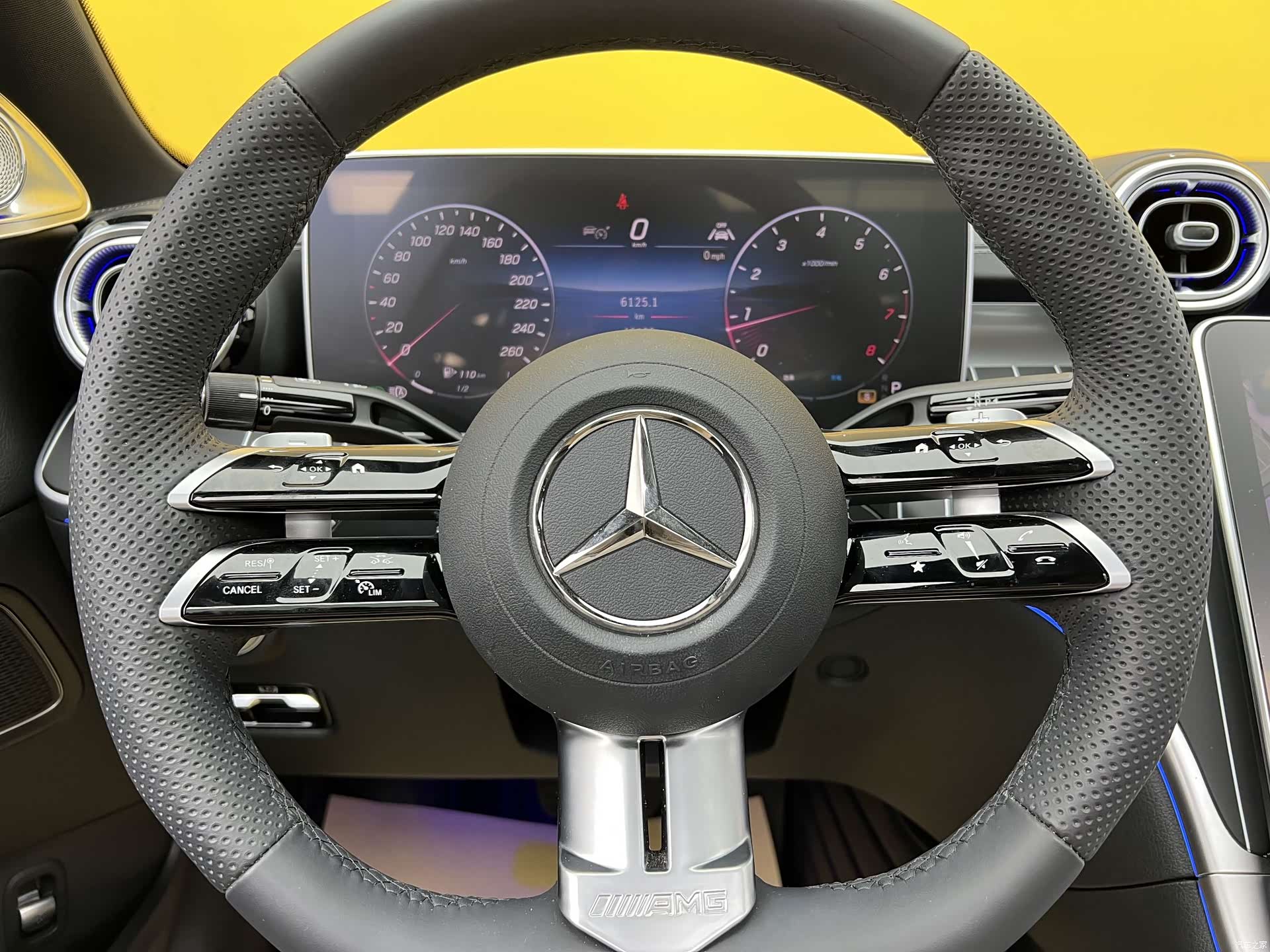 Mercedes-Benz C-Class, 2025 10