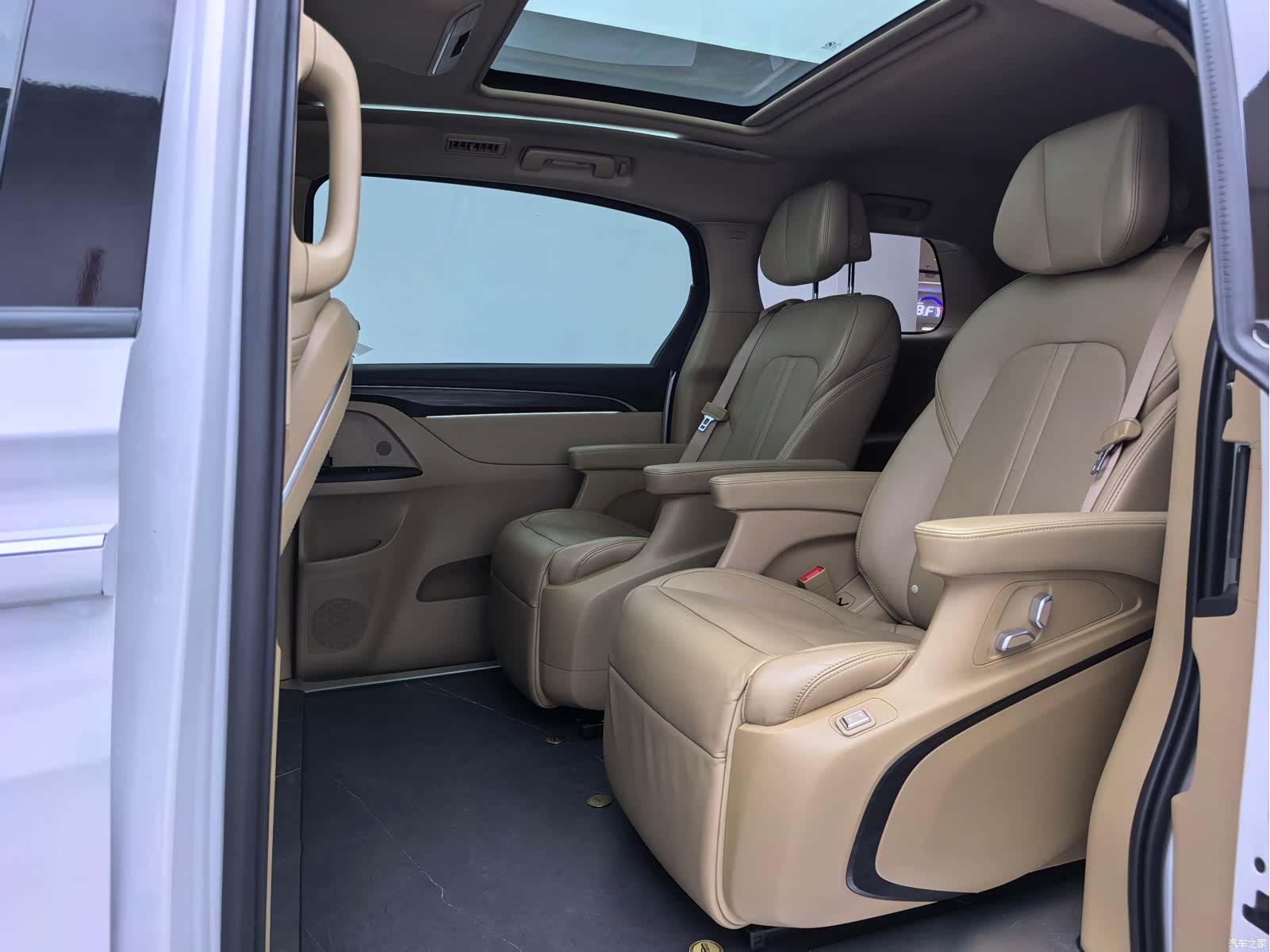 Buick GL8, 2020 7
