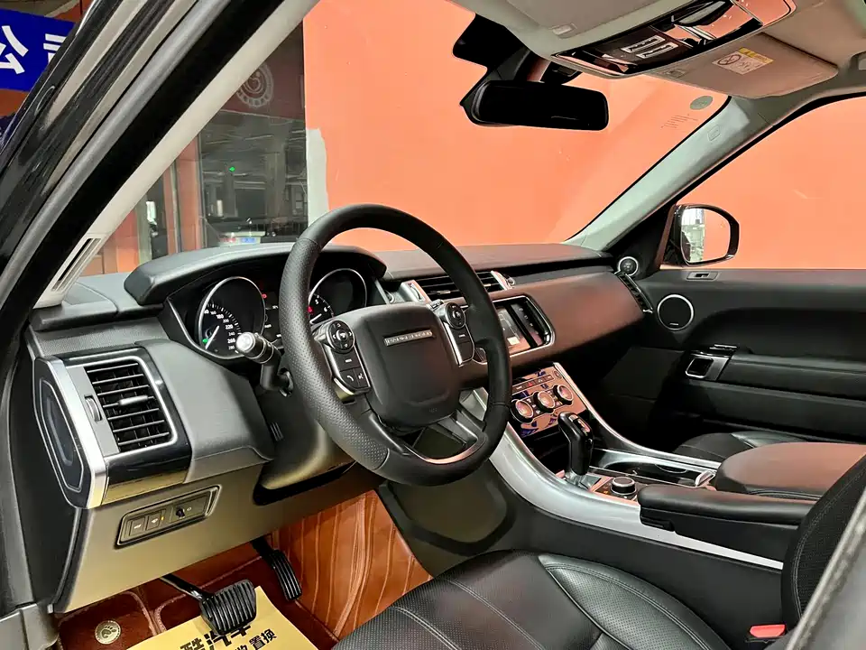 Land Rover Range Rover Sport Land Rover Range Rover Sport