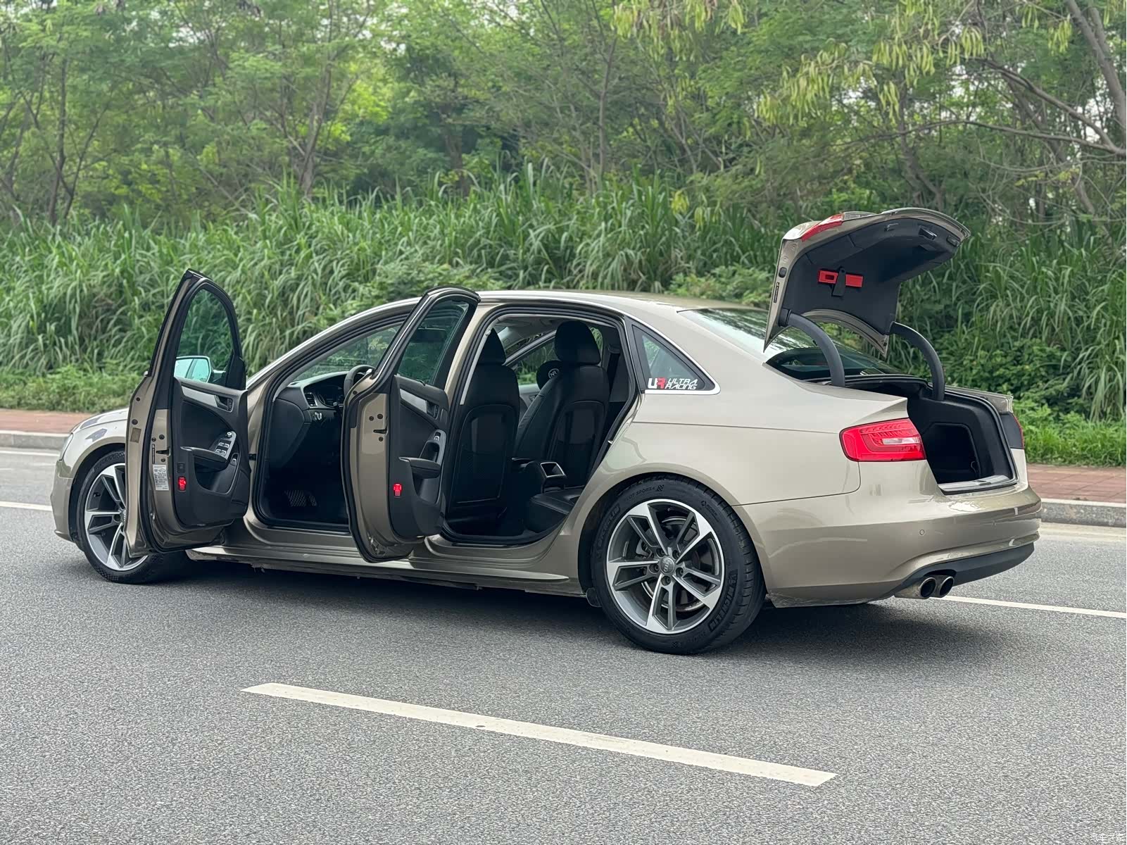 Audi A4L, 2014 27