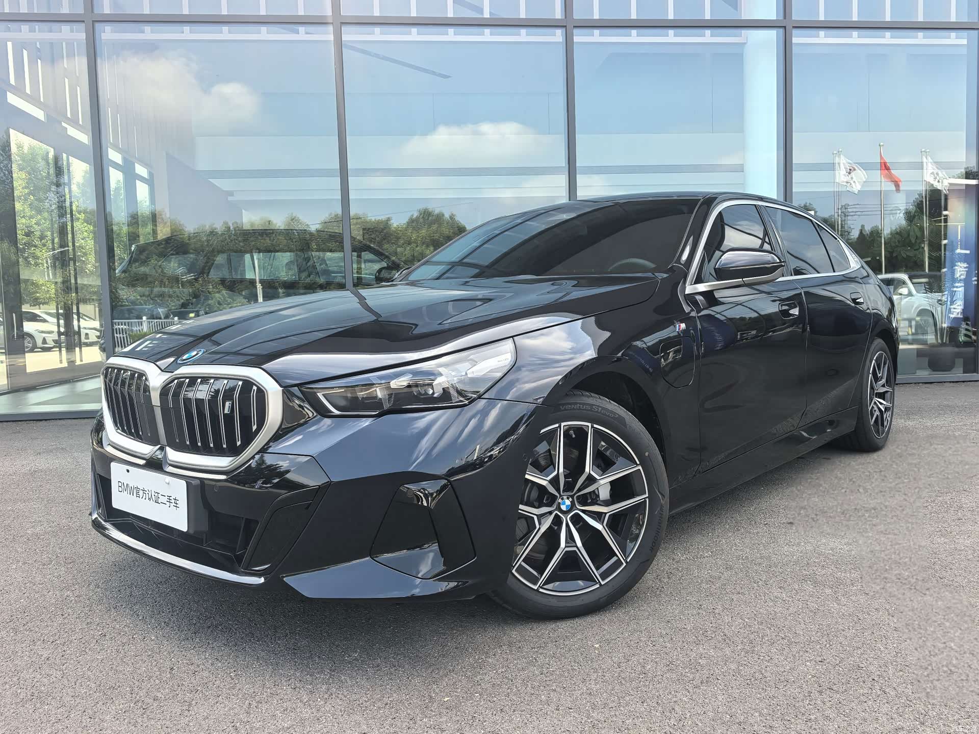 BMW i5, 2025 1
