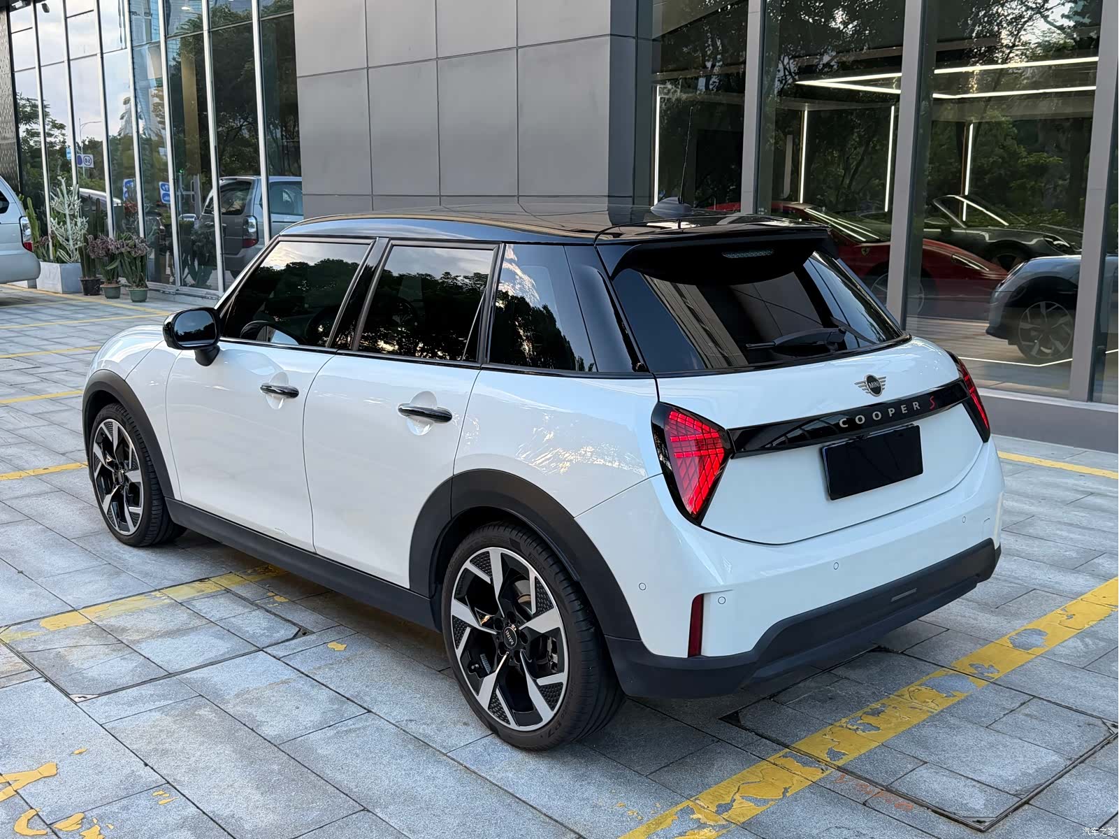Mini Cooper, 2025 все фото