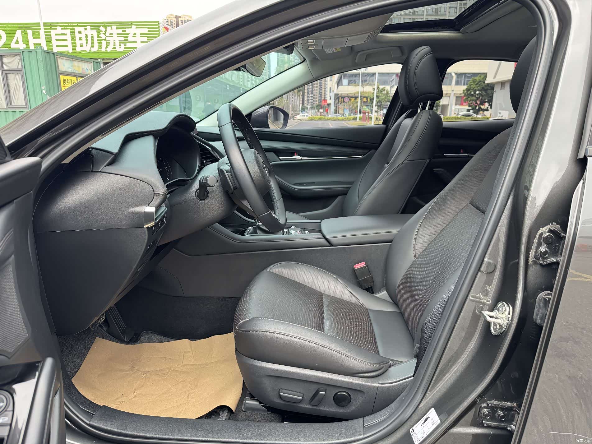 Mazda Mazda3, 2022 24